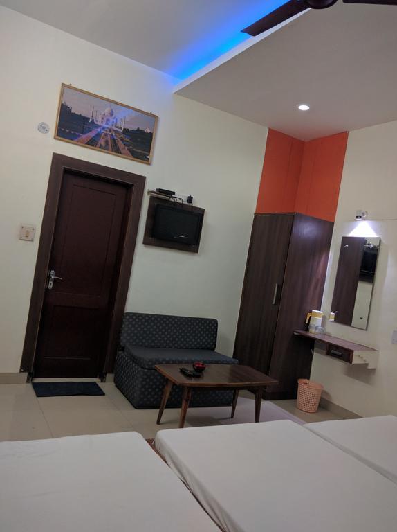 Hotel Pawan Агра Экстерьер фото