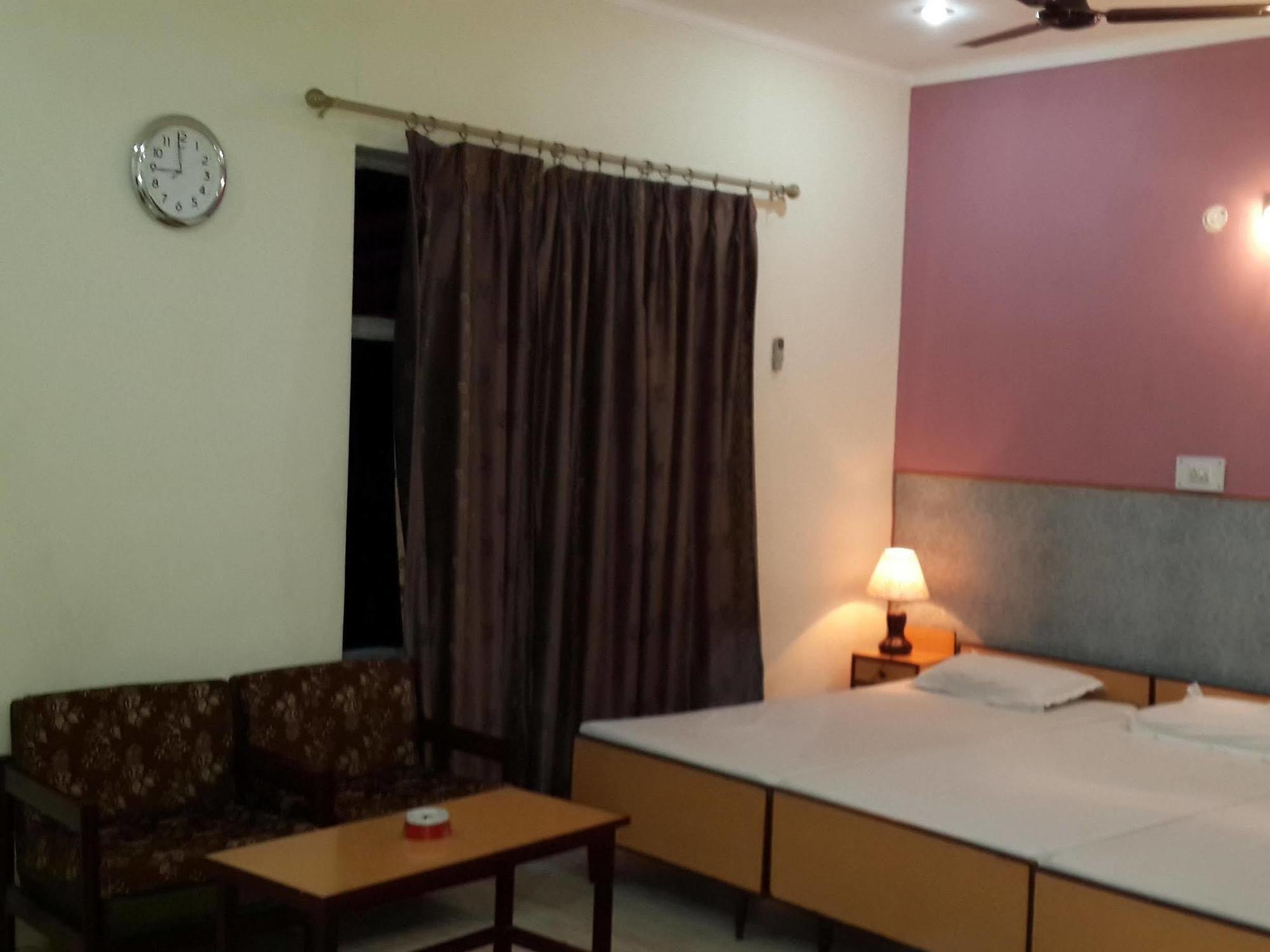 Hotel Pawan Агра Экстерьер фото
